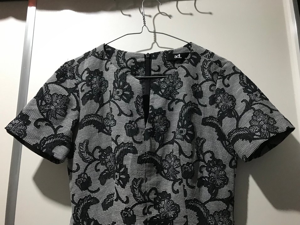 Dantel detaylı gri kısa kollu elbise - Görsel 2