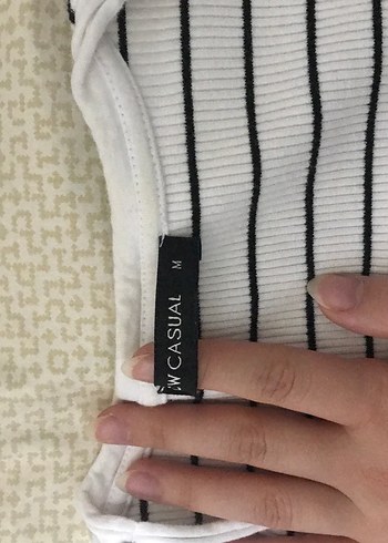 Düğmeli Çizgili Beyaz body - Görsel 3