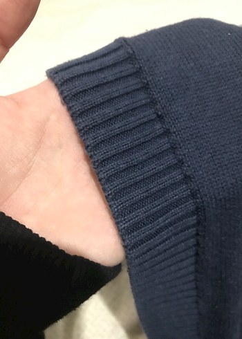 Düğmeli Mavi V Yaka Kadın Süveter - Görsel 3