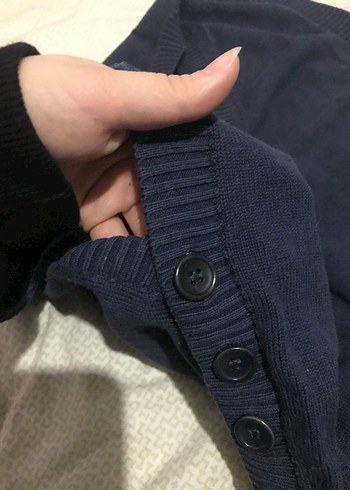 Düğmeli Mavi V Yaka Kadın Süveter - Görsel 4