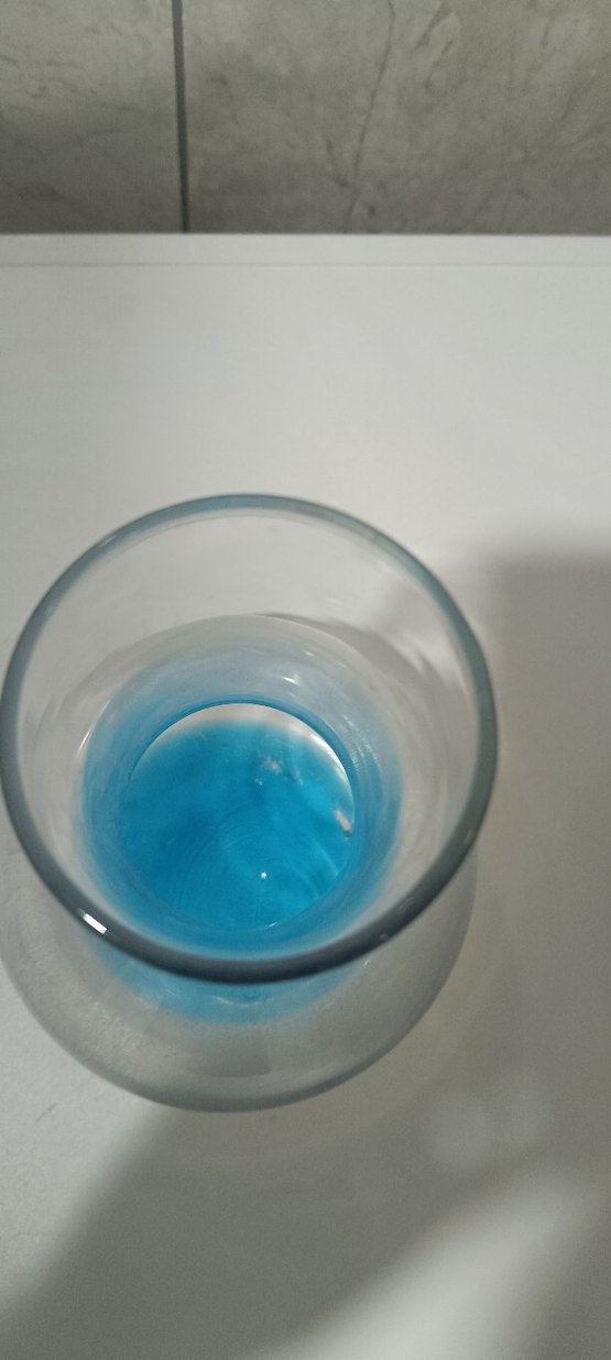 Gri Tabanlı Mavi Cam Vazo - Görsel 4