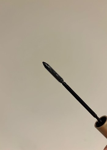 Parlak Altın Renk Maskara - Görsel 2