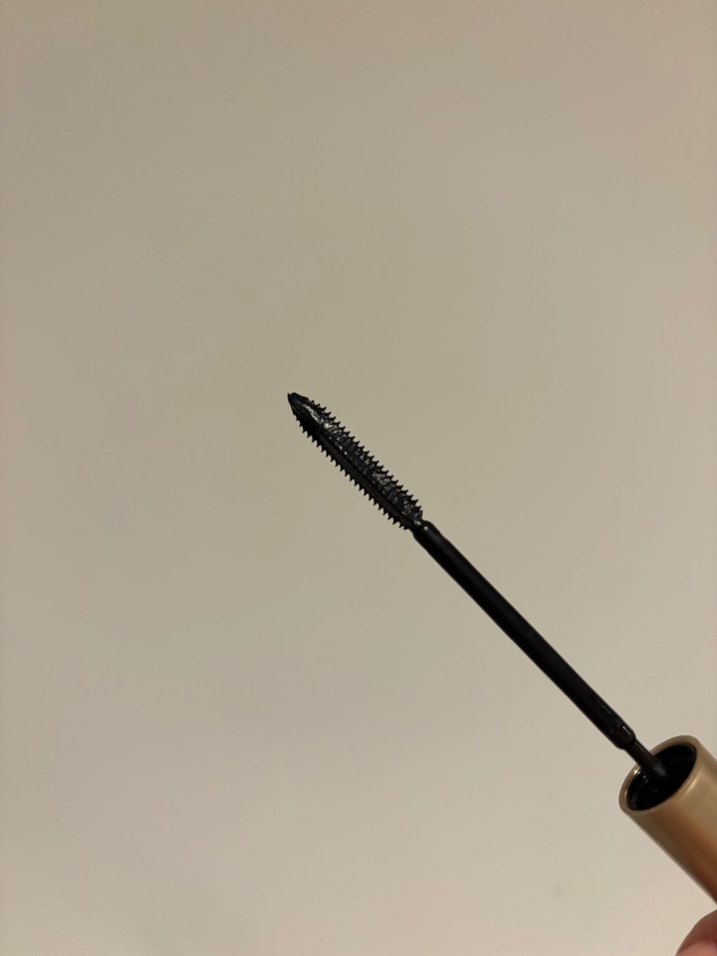 Parlak Altın Renk Maskara - Görsel 2