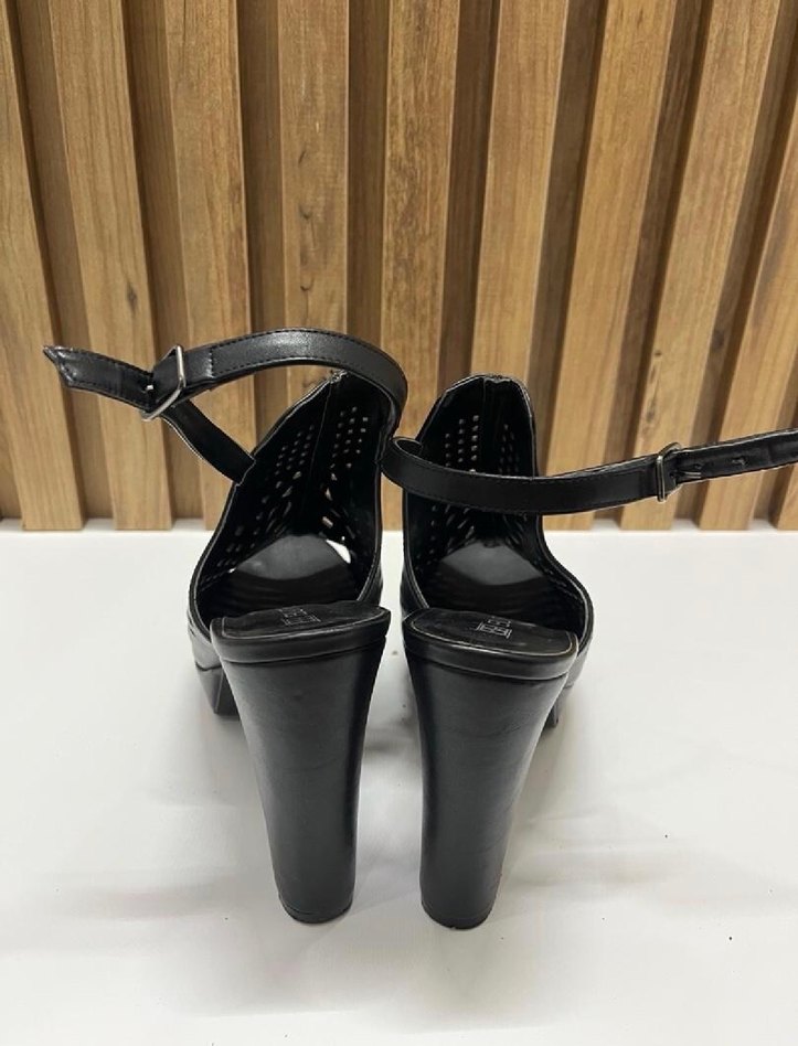 Siyah Tokalı Platform Topuklu Kadın Ayakkabı - Görsel 3