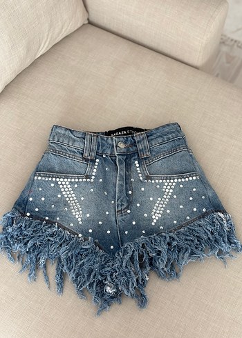 Pul İşlemeli Püsküllü Mini Kot Şort - Görsel 4