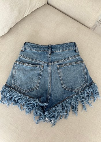 Pul İşlemeli Püsküllü Mini Kot Şort - Görsel 3