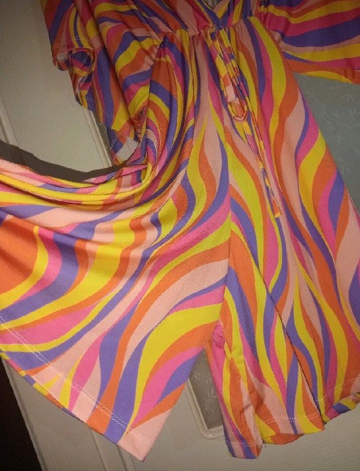 Çok Renkli Kısa Şort Tulum - Görsel 3