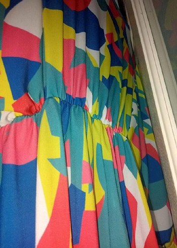 Renkli Batik Desenli Şort Tulum - Görsel 4