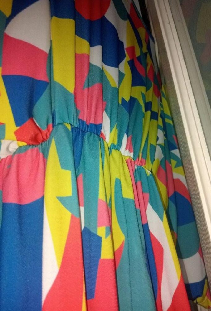 Renkli Batik Desenli Şort Tulum - Görsel 4