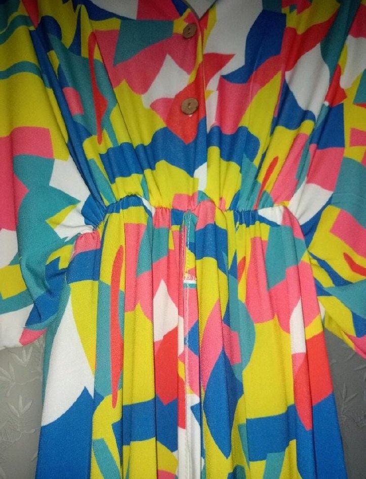 Renkli Batik Desenli Şort Tulum - Görsel 3