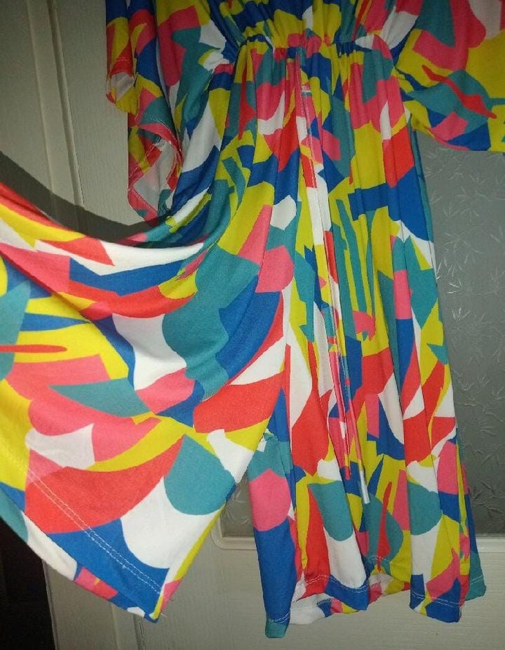 Renkli Batik Desenli Şort Tulum - Görsel 2