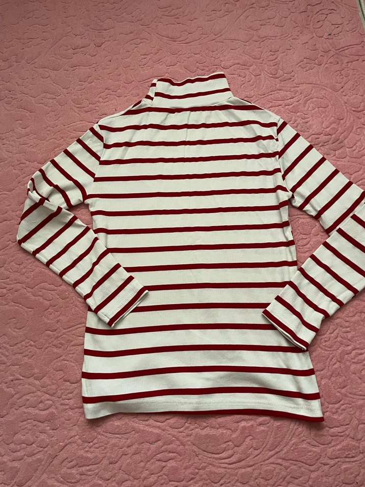Kırmızı Çizgili Boğazlı Triko - Görsel 2