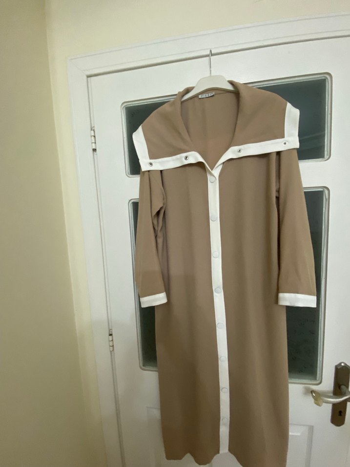 Bej Uzun Kollu Kadın Uzun boy kap - Görsel 2