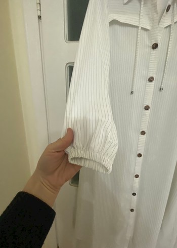 Düğmeli Beyaz Uzun Keten Elbise - Görsel 2