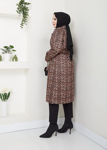 LEOPAR DESENLİ KUŞAKLI UZUN TRENÇKOT - Görsel 4