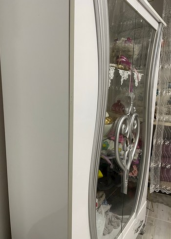 Masa sandalye konsol vıtrın satılıktır yepyenı
İkinci el - Görsel 3