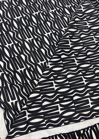 Siyah Baskılı Modern Masa Örtüsü - Görsel 2