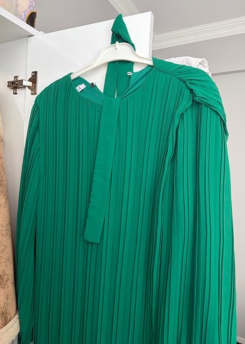 Yeşil Piliseli Tesettür Uzun Elbise - Görsel 2