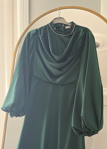 Uzun Kollu Yeşil Drapeli Kadın Elbise - Görsel 3