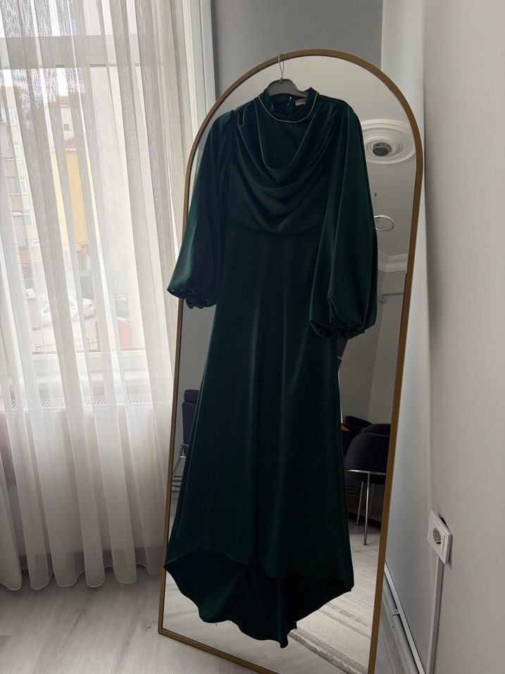 Uzun Kollu Yeşil Drapeli Kadın Elbise - Görsel 2