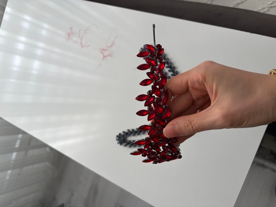 Koyu Kırmızı Parlak Cam Taşlı Saç Aksesuarı - Görsel 3