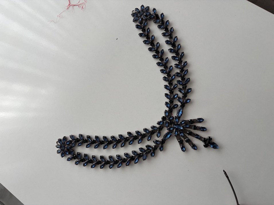 Uzun Lacivert Gotik Boncuklu Kolye - Görsel 2