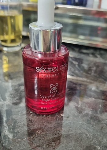 Parlak Kırmızı Secret Age - Görsel 3