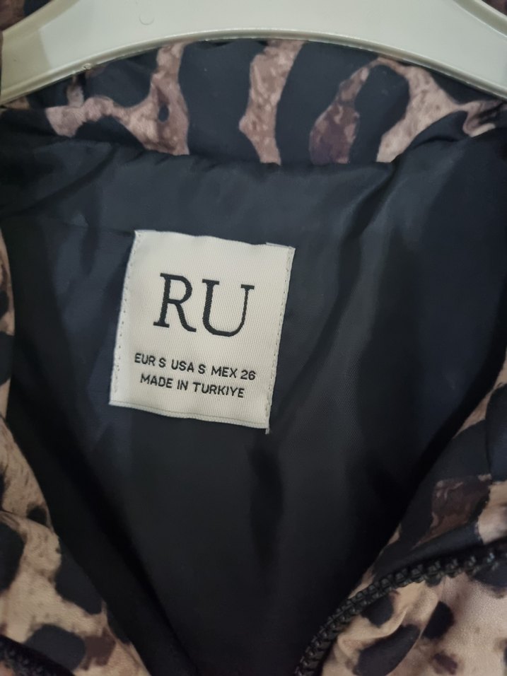 Leopar Desenli Kadın Mont - Görsel 4