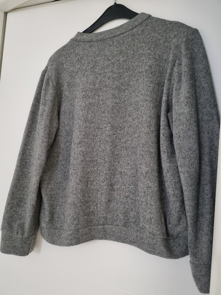 Gri Düğmeli Kadın Hırka - Görsel 3