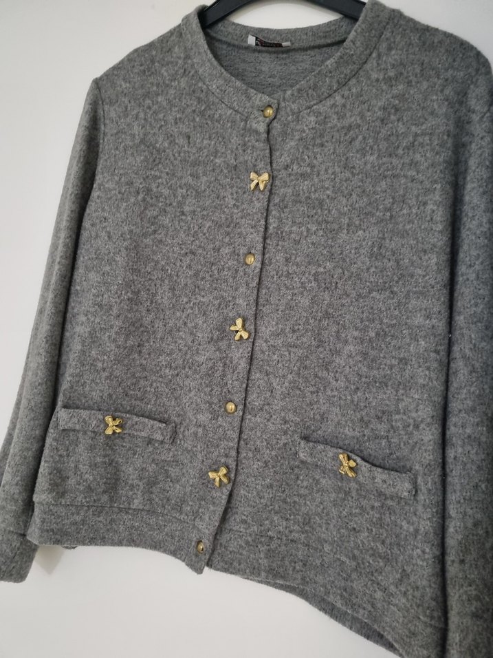 Gri Düğmeli Kadın Hırka - Görsel 2