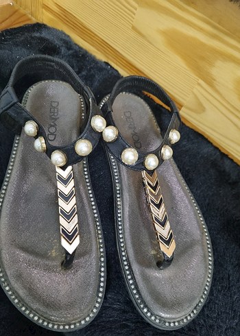 Boncuklu Siyah Yılan Desenli Kadın Sandalet - Görsel 2