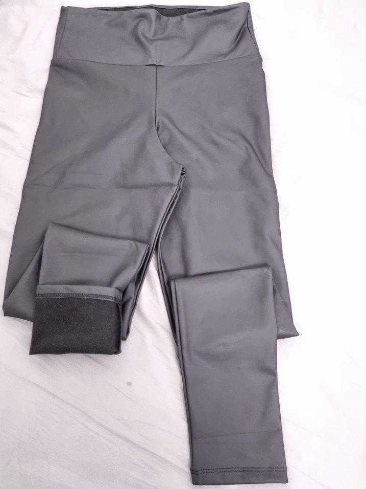 Kadın deri  Tayt rengi siyah resimde açık çıkmış koyu siyah - Görsel 2