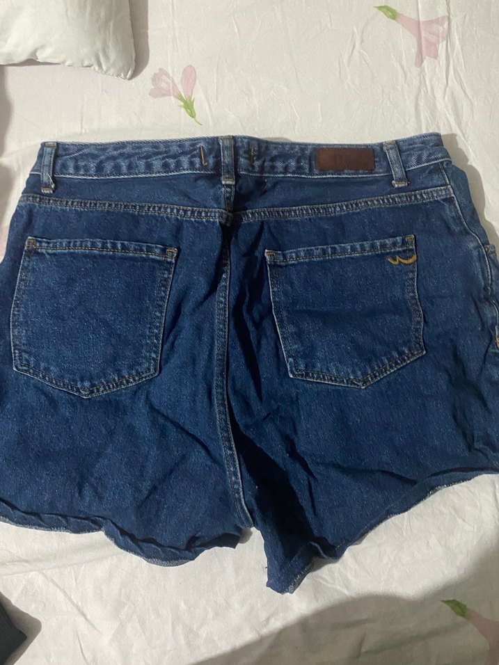 Düğmeli Rahat Kesim Midi Kot Şort - Görsel 2