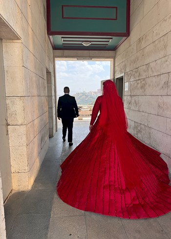 Uzun Kırmızı Tesettür Kına Elbisesi - Görsel 3