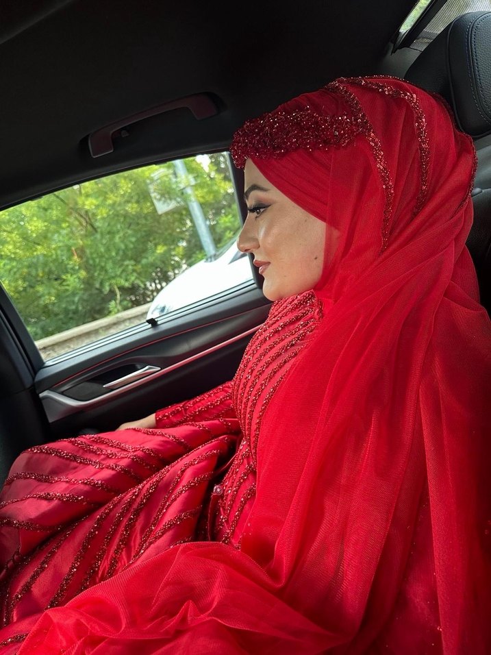 Uzun Kırmızı Tesettür Kına Elbisesi - Görsel 4