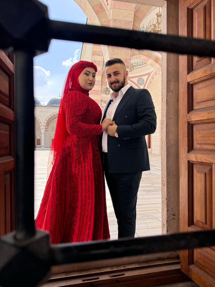 Uzun Kırmızı Tesettür Kına Elbisesi - Görsel 2