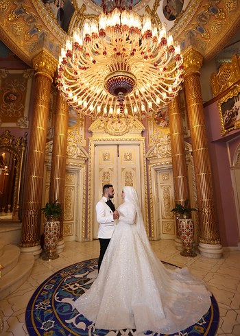 Uzun Kollu İşlemeli Beyaz Tesettür Gelinlik - Görsel 3