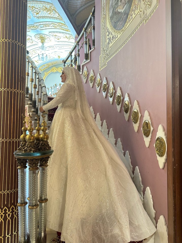 Uzun Kollu İşlemeli Beyaz Tesettür Gelinlik - Görsel 2