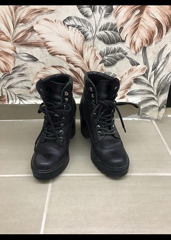 Elle siyah hakiki deri topuklu bot - Görsel 3