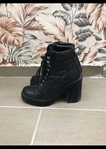 Elle siyah hakiki deri topuklu bot - Görsel 4