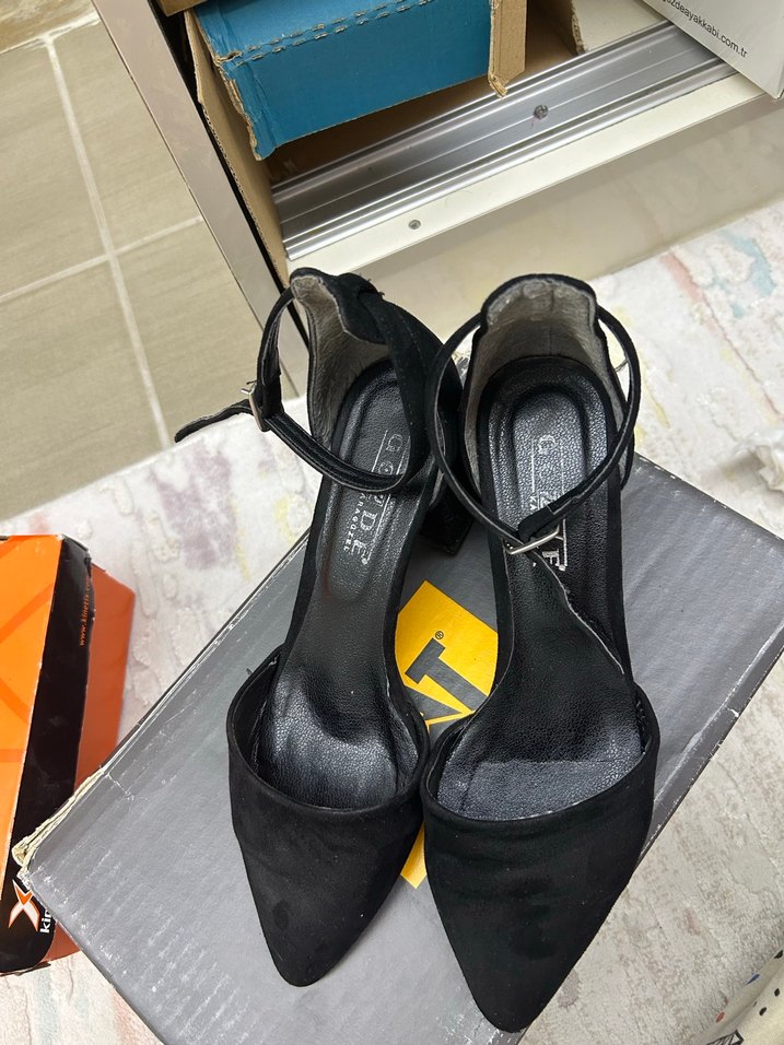 Tokalı Siyah Kadın Topuklu Ayakkabı - Görsel 5