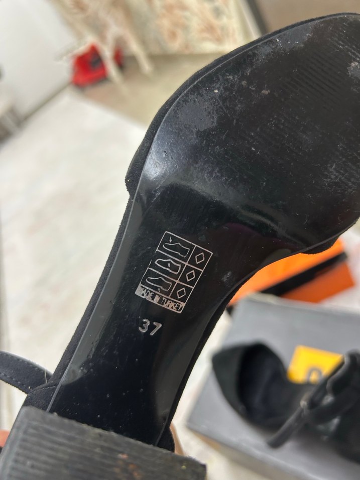 Tokalı Siyah Kadın Topuklu Ayakkabı - Görsel 4