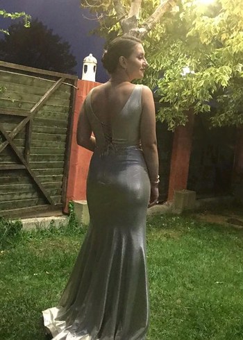 Altın Renk Drapeli V Yakalı Uzun Abiye Elbise - Görsel 5