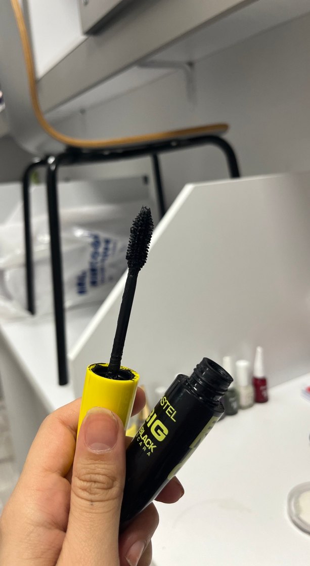 Sarı Büyük Etkili Maskara - Görsel 2