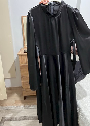 Siyah uzun elbise ipek kumaştır 1 kere tek giyilmiştir - Görsel 3