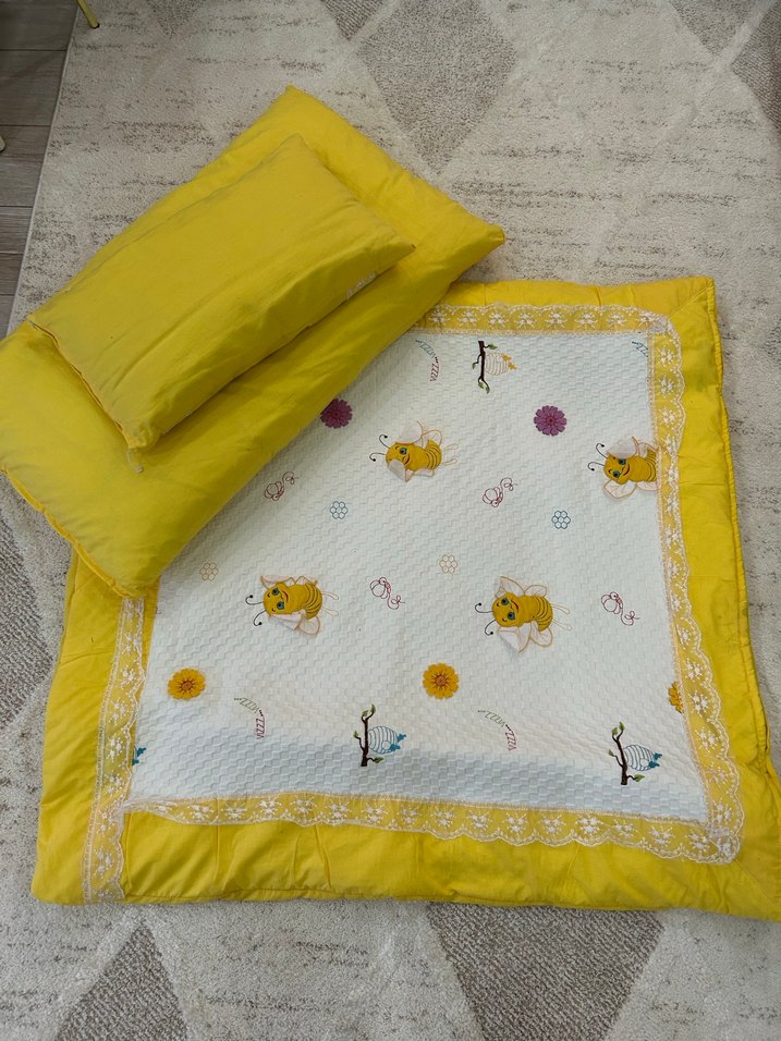 Sarı Renkli Nakışlı Çocuk Uyku Seti - Görsel 3