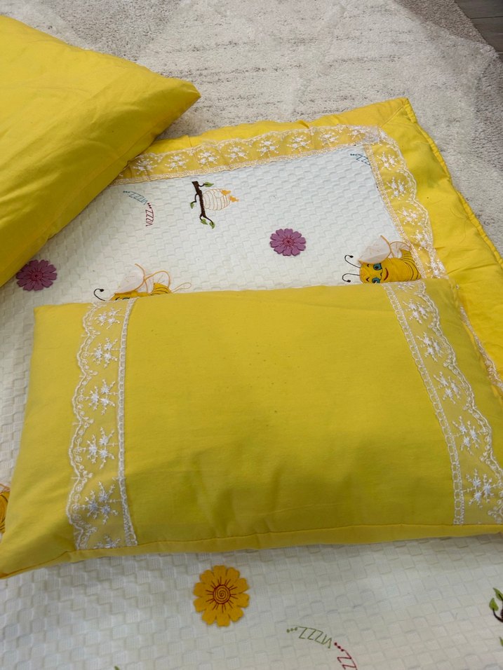 Sarı Renkli Nakışlı Çocuk Uyku Seti - Görsel 4