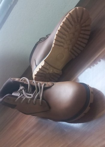 Kahverengi Bağcıklı Erkek kadin Bot - Görsel 3