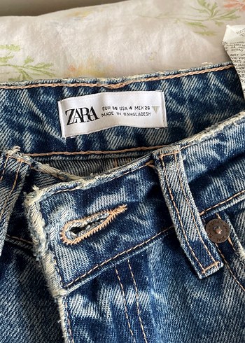 Kadın Mavi Yırtık Detaylı Mom Jean - Görsel 3