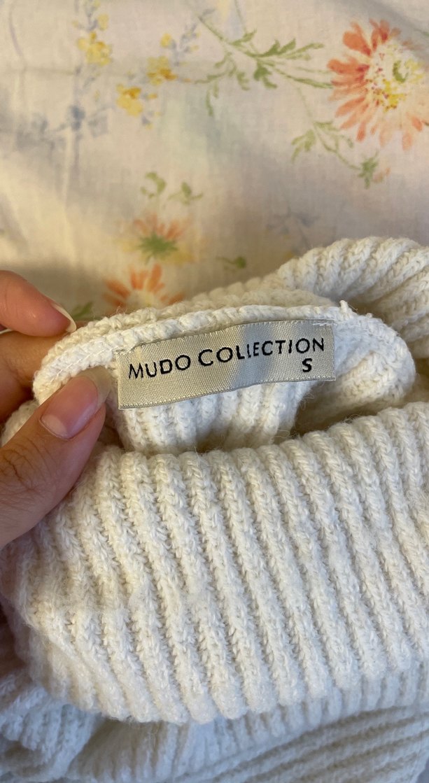 Beyaz Yüksek Yakalı Örgü Kadın Kazak - Görsel 2